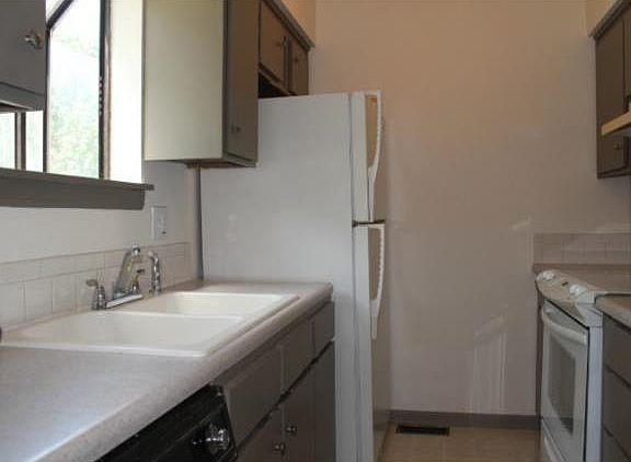 5th image of 2913 Eaton St