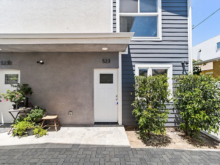 523 S Mathews St #523 — Photo 2