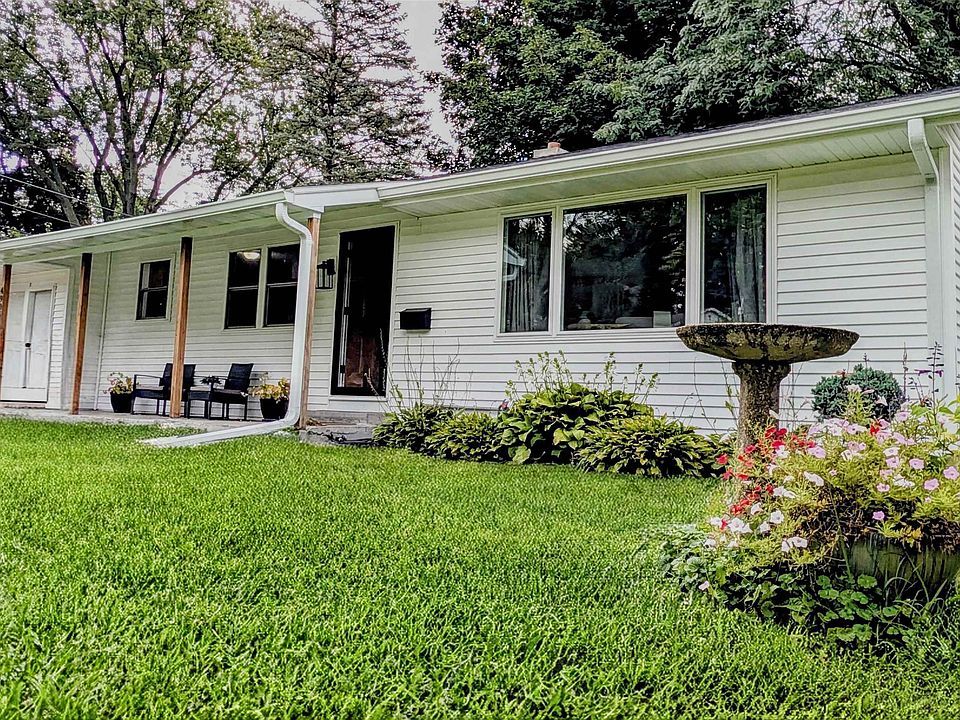 1st image of 4905 Goldfinch Dr