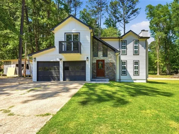 200 Huntcliff Ct, Fayetteville, GA 30214