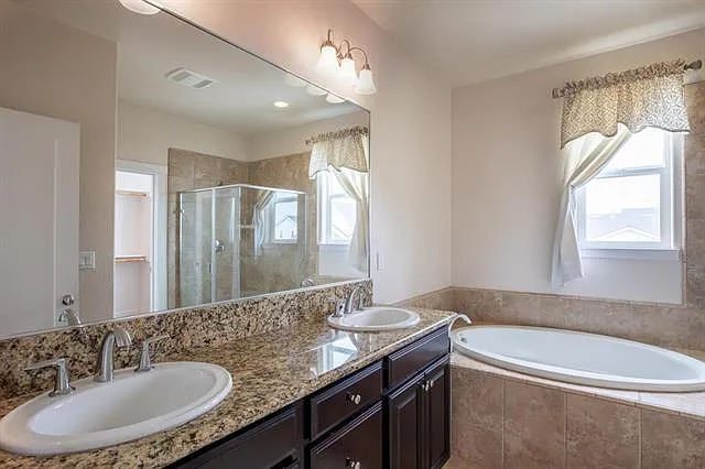 13525 Warren Ave — Photo 7