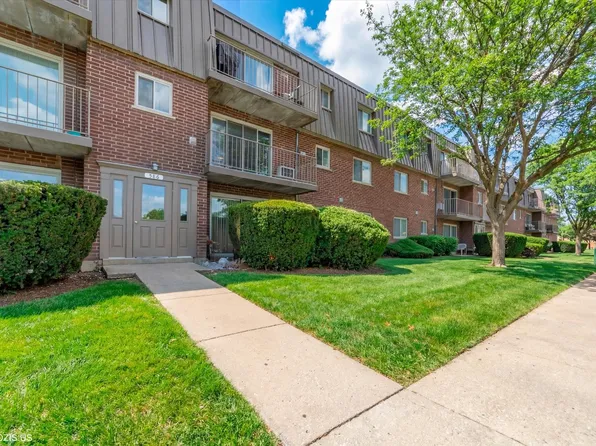 586 Fairway View Dr APT 2C, Wheeling, IL 60090