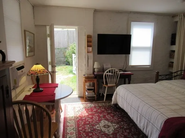 47 Granite St #L, Rockport, MA 01966