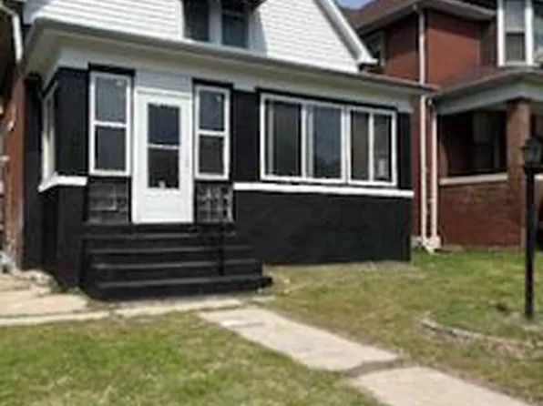 557 N 18th St, East Saint Louis, IL 62205