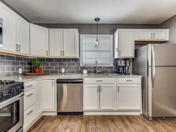 758 E Jefferson St, Van Alstyne, TX 75495