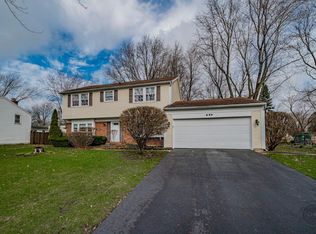 229 Ridgefield Ln, Naperville, IL 60565