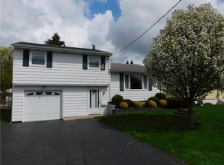 136 Park Ave, Gates, NY 14606