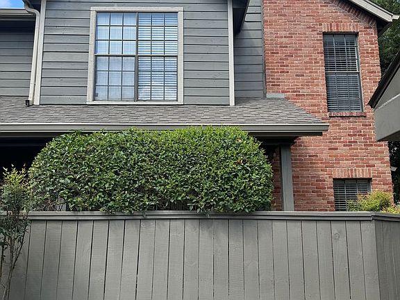 2nd image of 35 Chapel Hill Cir
