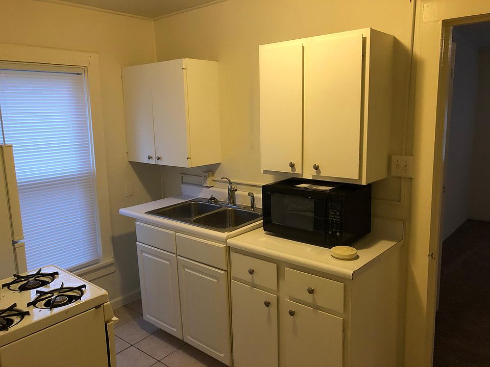 2nd image of 509 W Clark St APT 1