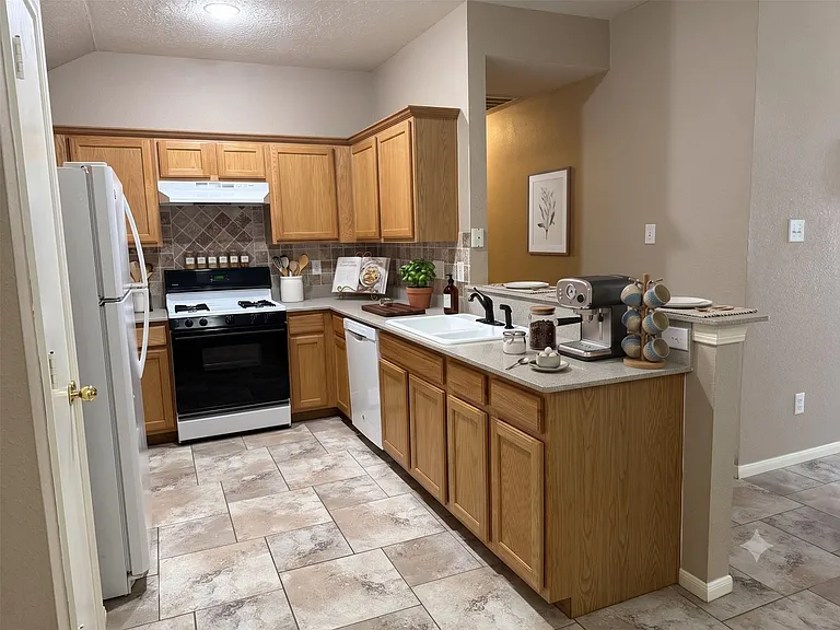 2627 Spring Dusk Ln — Photo 13