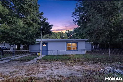 11607 Sawyer St Photo 1