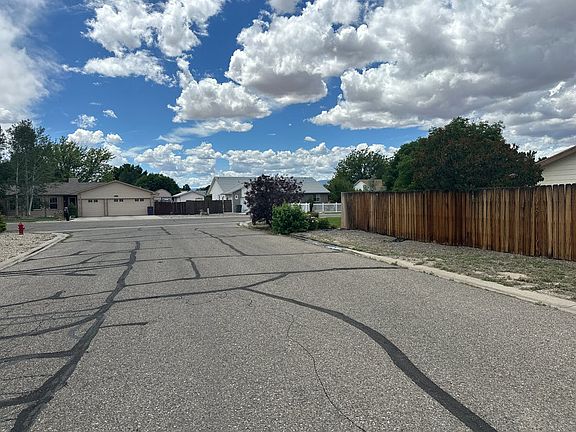 5th image of 579 E Valley Dr