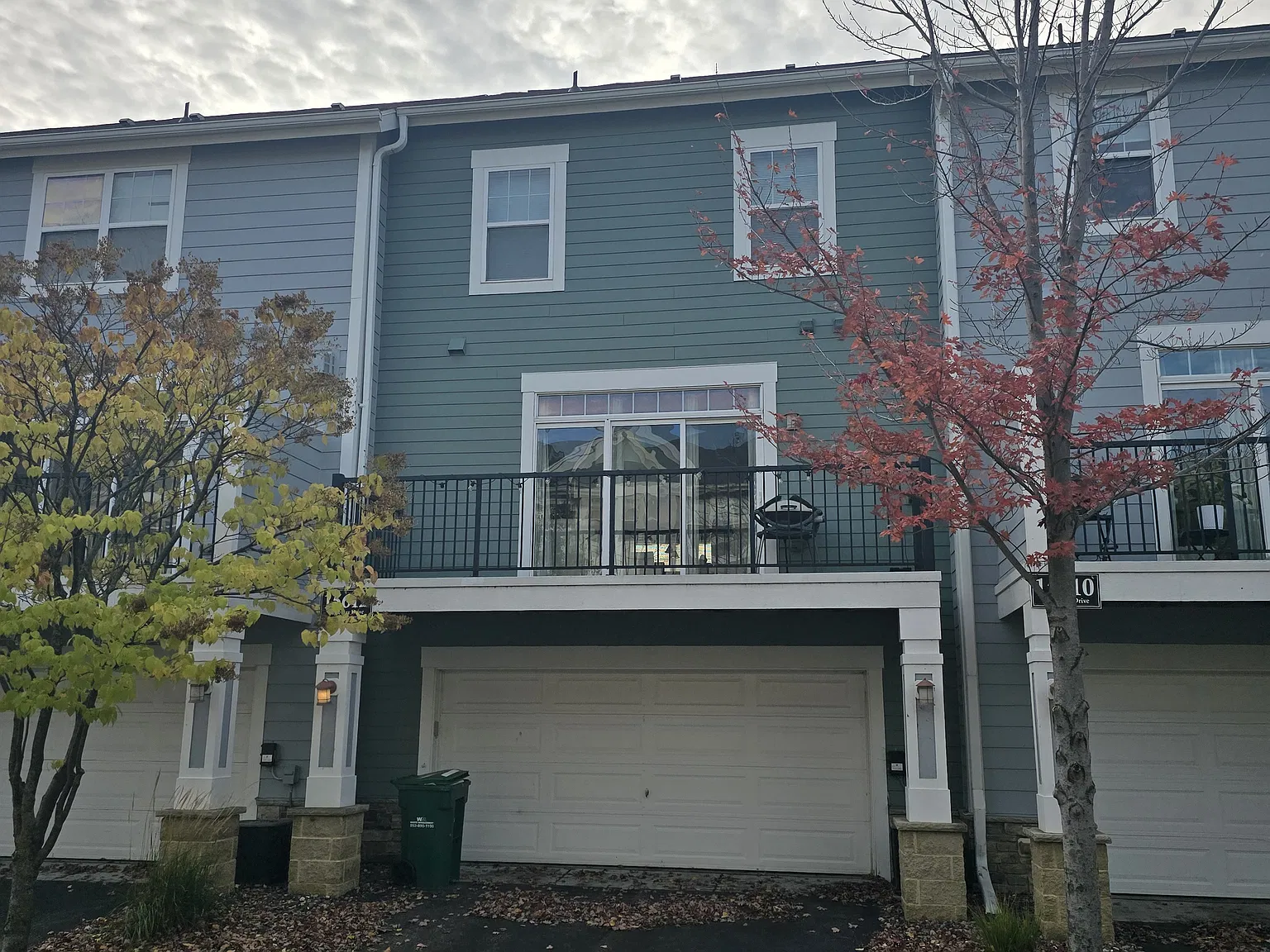 3 bed, 2100 sqft, $2,795 — Photo 2