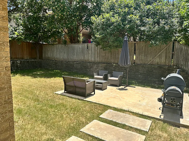 2506 Spring Hill Ln — Photo 28