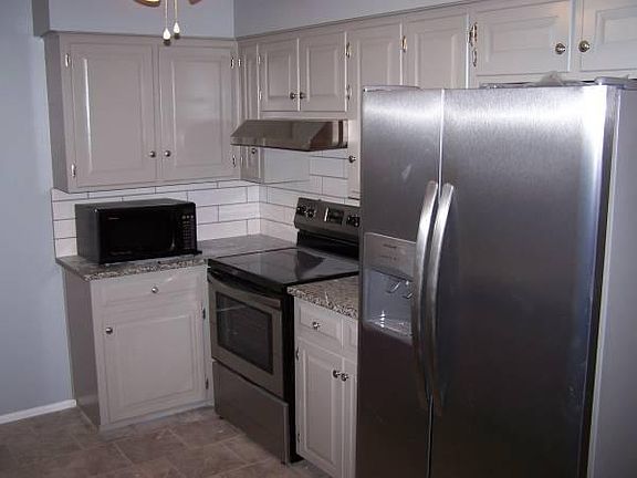 4th image of 9836 Lydia Ave