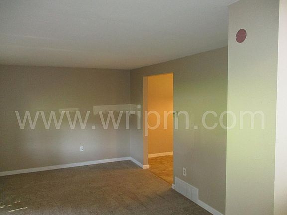 5th image of 8049 Trina Cir