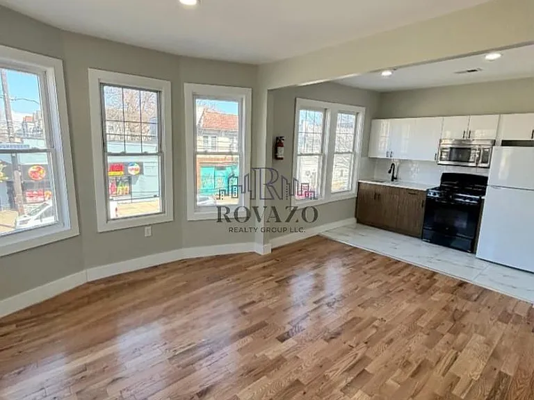 376 Avon Ave #2 — Photo 2