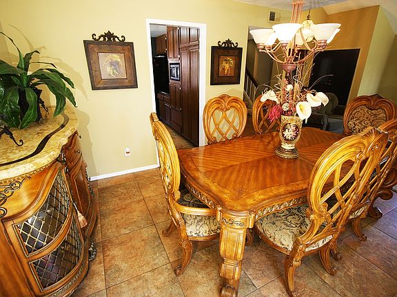 4th image of 1080 Arroyo Dr