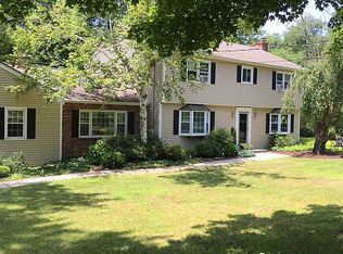 70 Vixen Rd, Trumbull, CT 06611