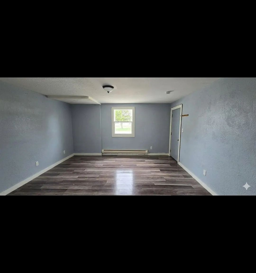 2 bed, 850 sqft, $975 — Photo 1