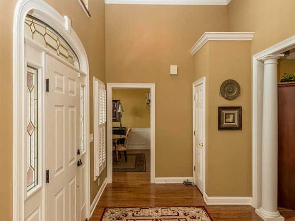 5th image of 205 Shiloh Crest Ct