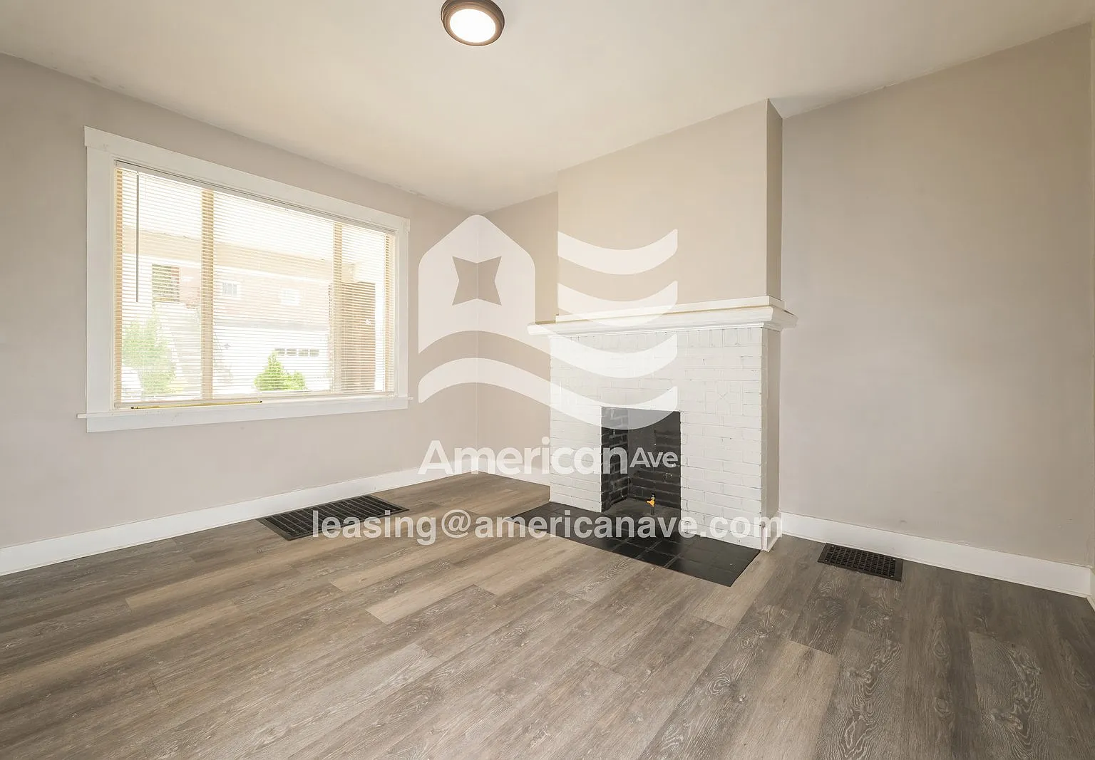 3 bed, 1.0 bath, 1126 sqft, $1,332 — Photo 2