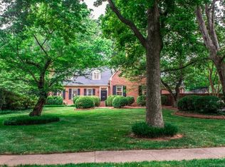 2042 Queens Rd E, Charlotte, NC 28207