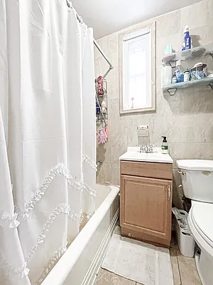 Rented by Urban Real Estate Property Group Inc | media 4