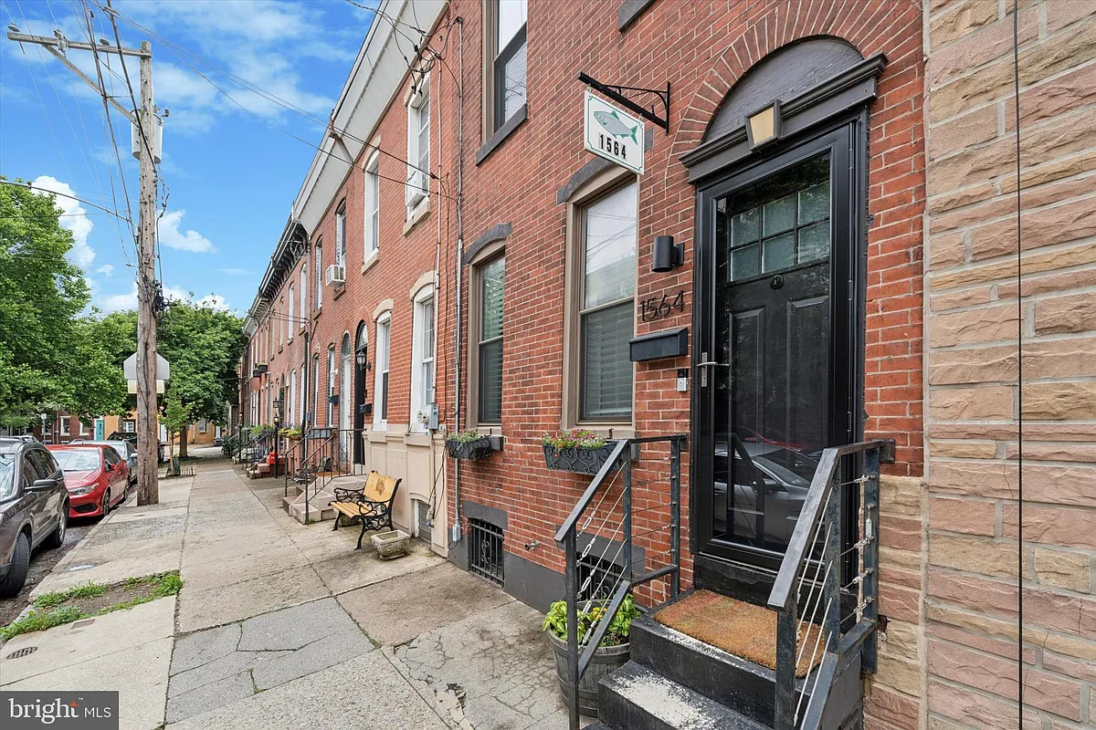 Building Photo - 1564 E Berks St