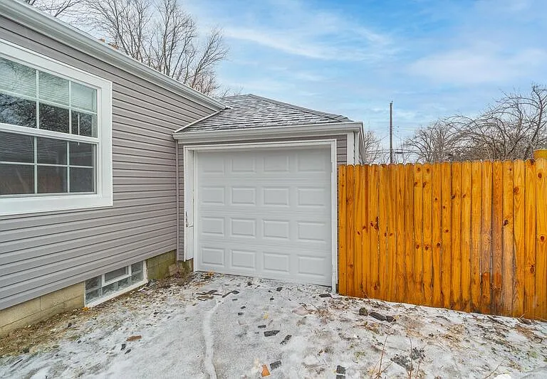 771 E Tulane Rd — Photo 14