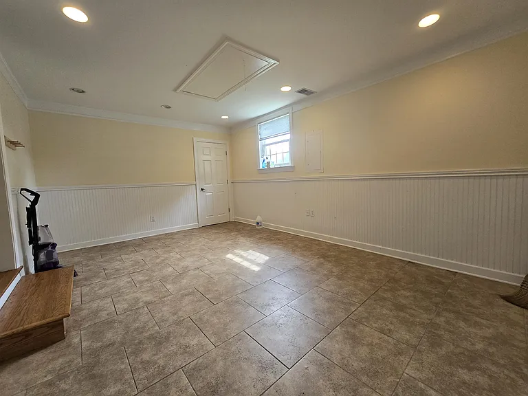 208 Caldwell Dr — Photo 2