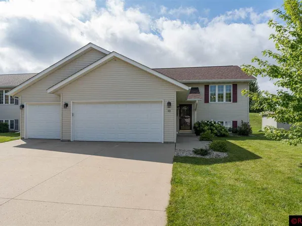 113 Torrey Pines Ct, Mankato, MN 56001