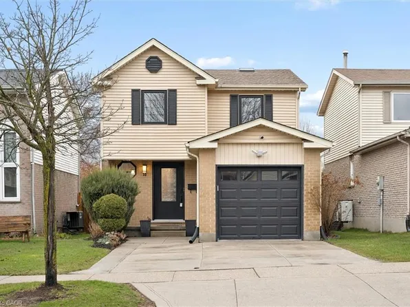 14 Wycliffe Pl, Kitchener, ON N2M 5J7