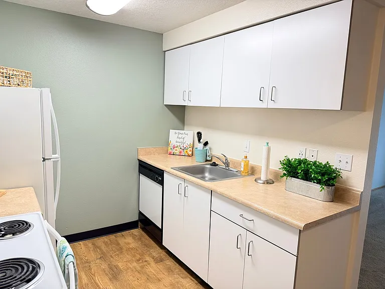 The Heights Apartments — Photo 3