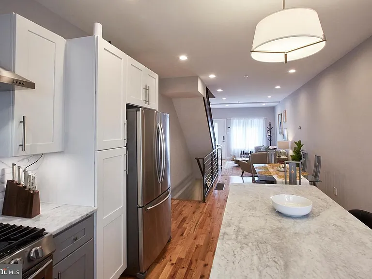 1320 S Bancroft St — Photo 6
