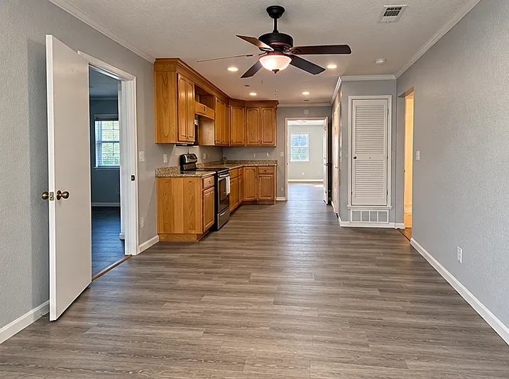 703 Rev R A Abercrombie Dr (A) — Photo 2