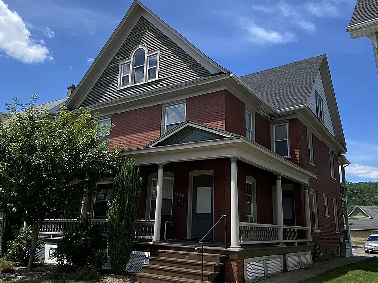 1144 Memorial Ave — Photo 23