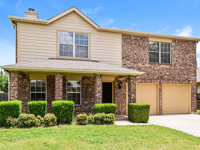 3304 Creekwood Dr — Photo 4