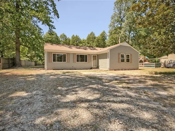 4834 Clopton Dr, Hayes, VA 23072