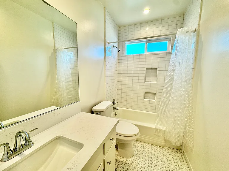 8110 Norton Ave #8 — Photo 14