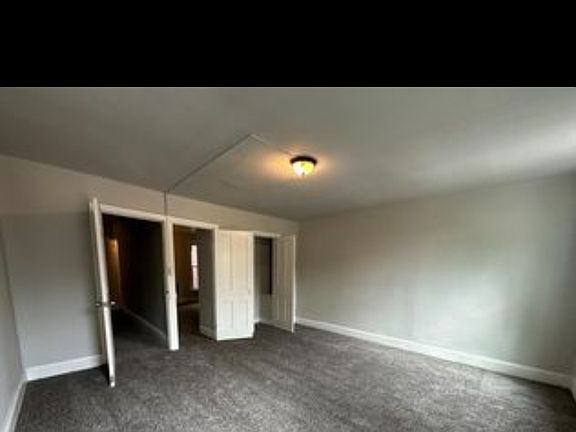 4th image of 30 S 16th St