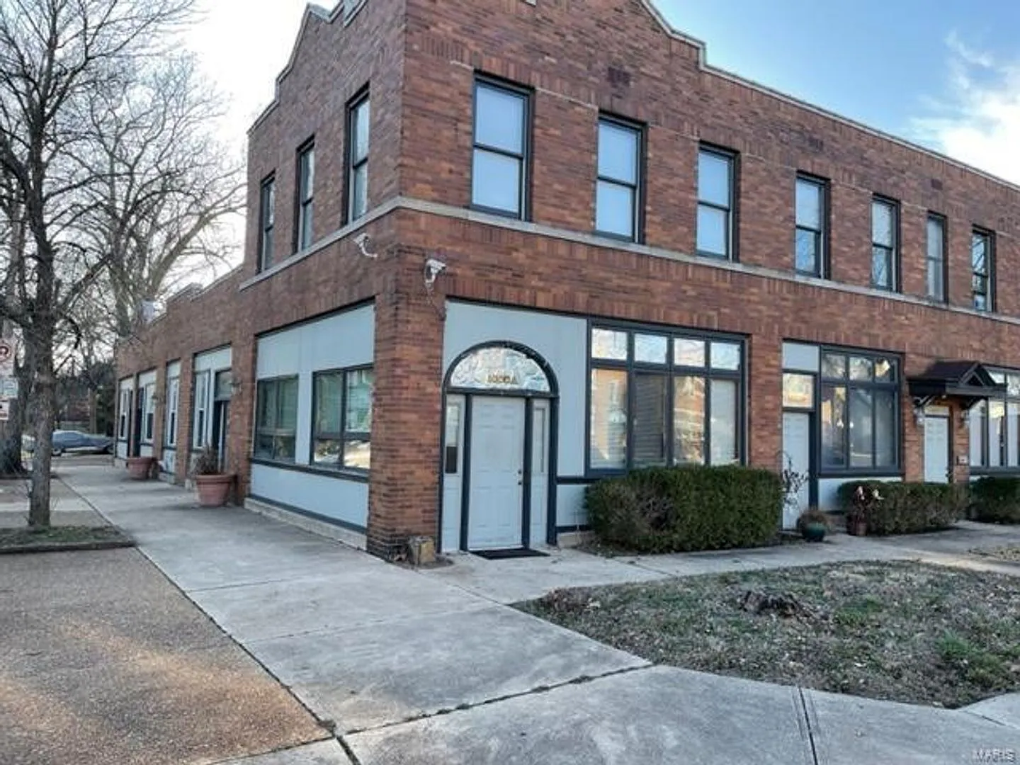 1004 Bates St — Photo 1