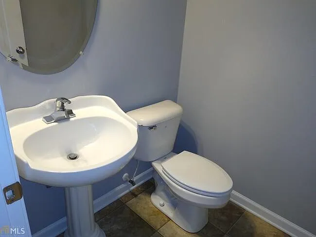 231 Greenview Ln — Photo 13
