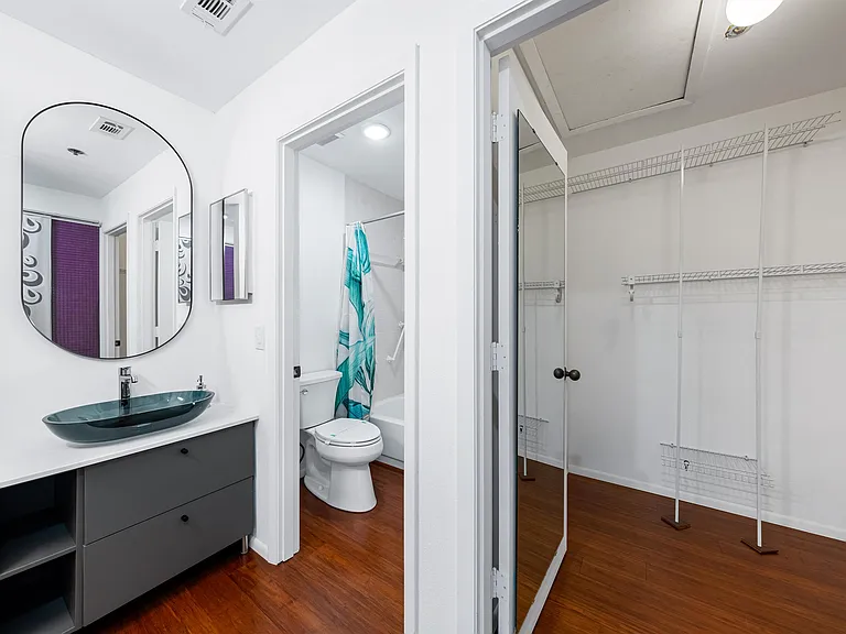 800 Hudson Ave #303 — Photo 19