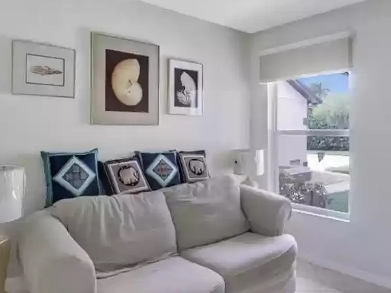 First floor office or bedroom