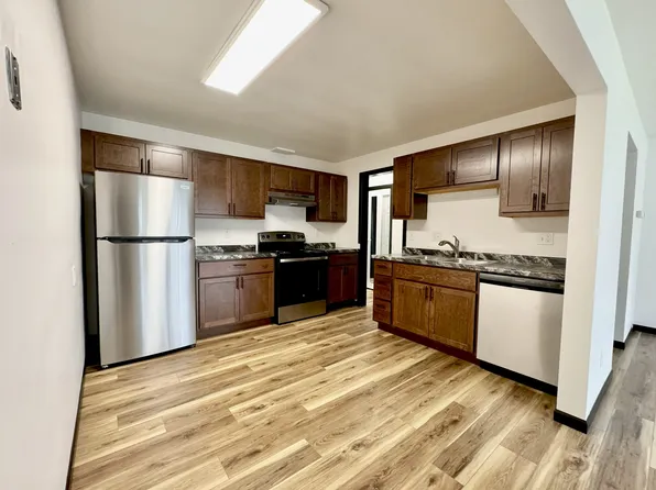 15 Adeline Cir APT 1, Madison, WI 53713