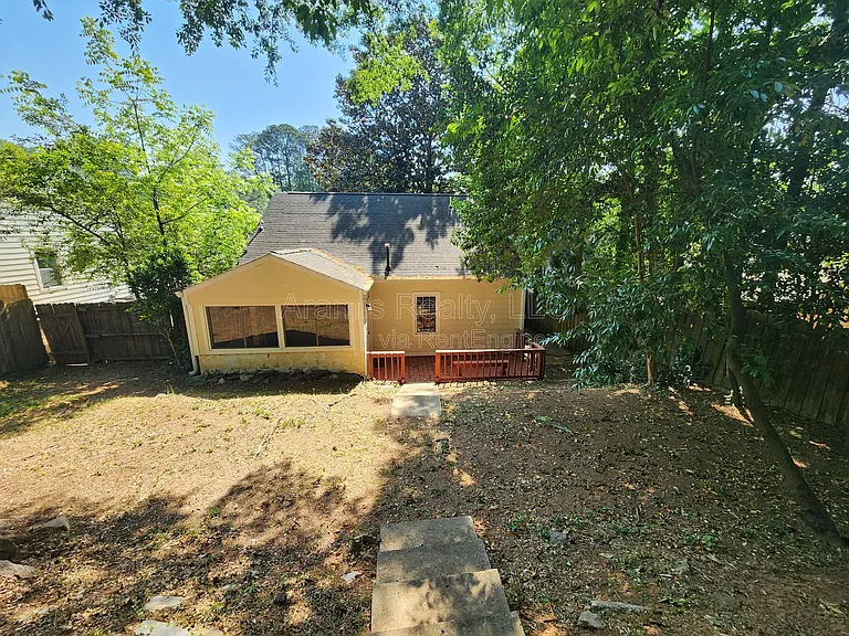 2663 Blount St — Photo 15