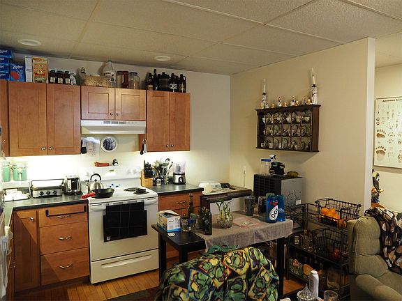 2nd image of 90 N Winooski Ave APT 2