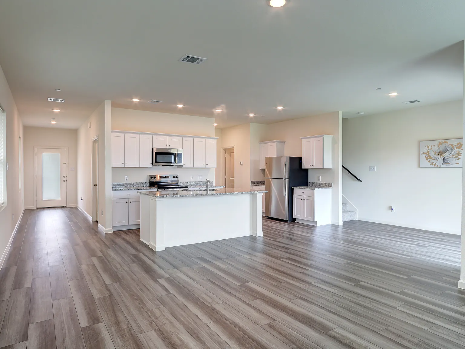 4 bed, 2.5 bath, 1905 sqft, $1,950 — Photo 2