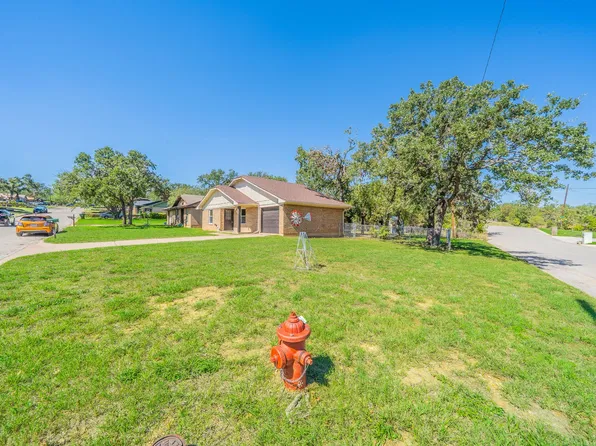 5211 Laurie Dr, Mineral Wells, TX 76067